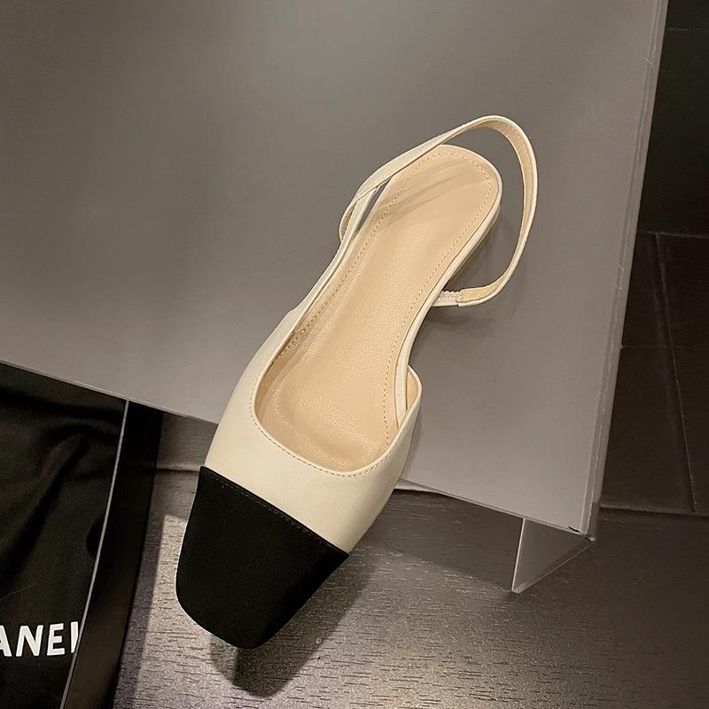 Französische quadratische Zehenpartie hellfarbene Mundpartie farblich passend leere einzelne Schuhe 2025 Frühling und Sommer dicker Absatz bequeme flache Schuhe Ledertasche Kopf Sandalen