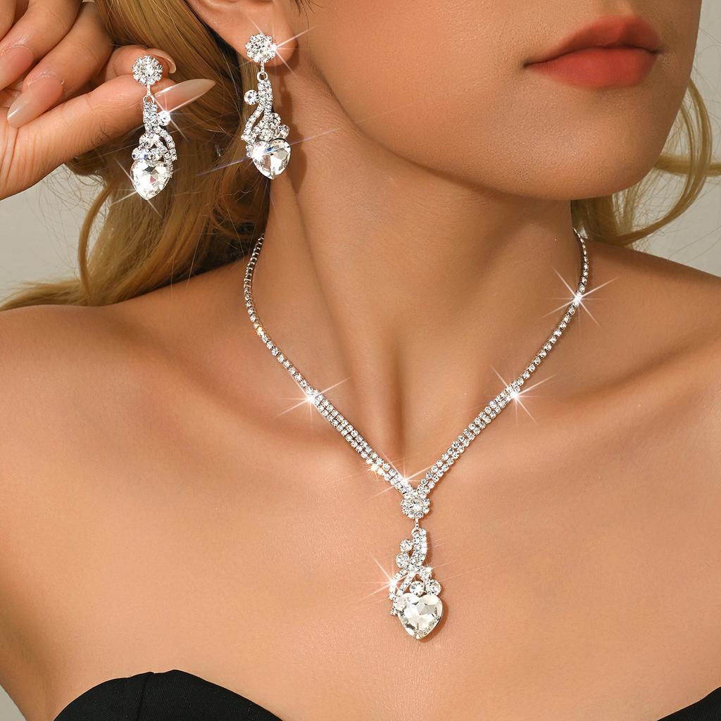 European and American New Fashion Hot-selling Diamond Luxury Necklace Bracelet Earrings Jewelry Set Bridal Wedding Dinner Accessories 2026