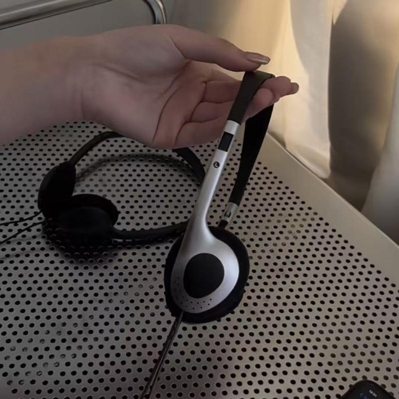 Headphones Personality Retro Headsets Blue Black Fashion Style Headsets Over Ear Earbud 3.5mm Headsets