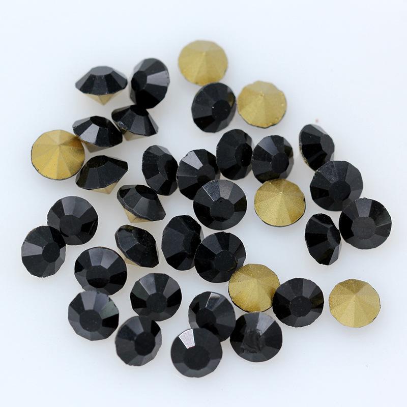 Large Round Colored Pointed Back Glass Rhinestones for DIY Phone Cases and Nail Art.
