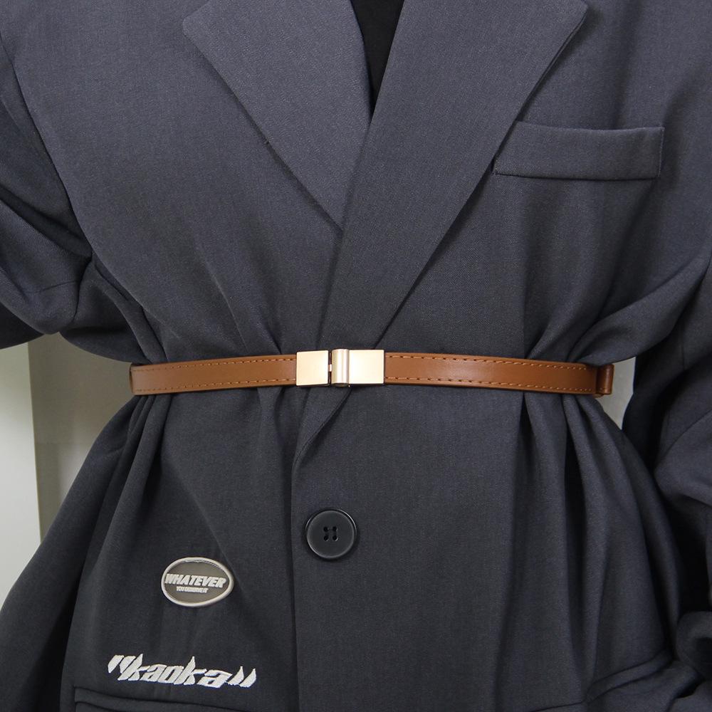 Curea de damă în stil coreean: Elegant, versatil, cu lanț extins la talie și cataramă stilată