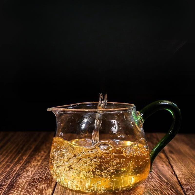 Iceland Puerh Tea Raw Tea Yunnan Menghu Cake Tea Ancient Tree Spring Tea 357g