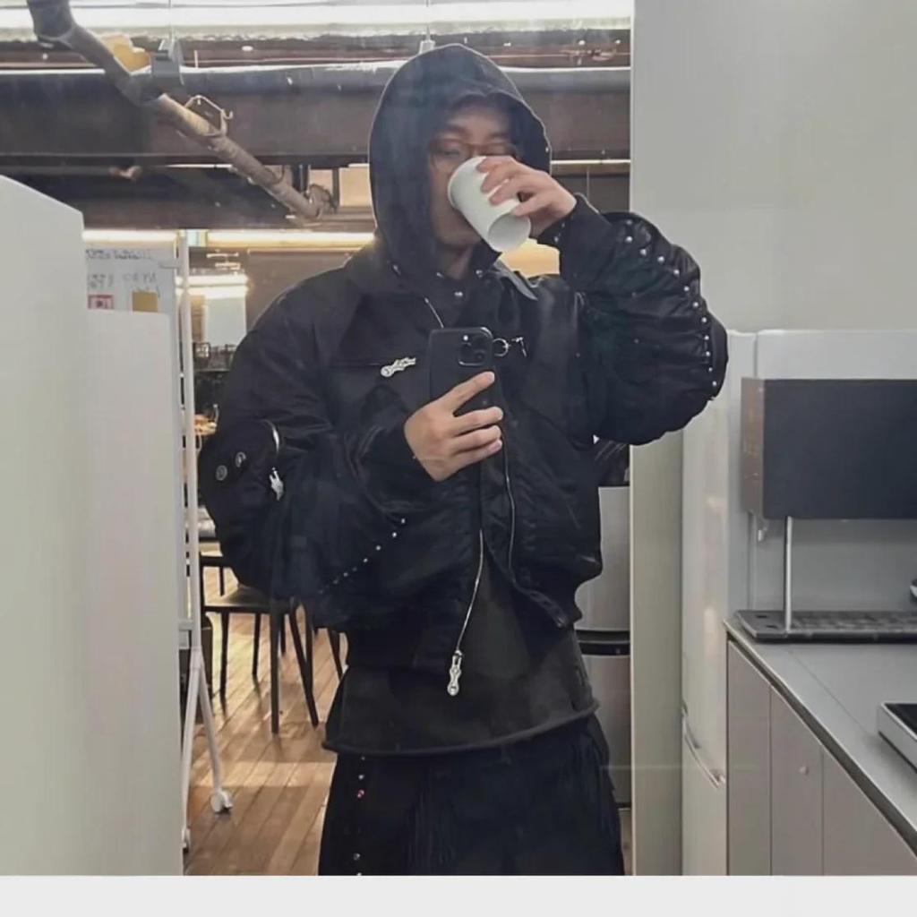 Kurtka Bomberka Bawełniana z Srebrnymi Nitami Thug Club - Męska Modna Krótka Szeroka Kurtka