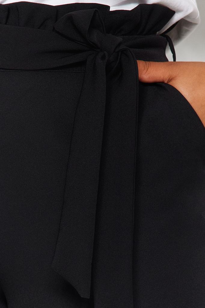 Women's Style Plus Size Black Finike Carrot Woven Shorts & Bermuda