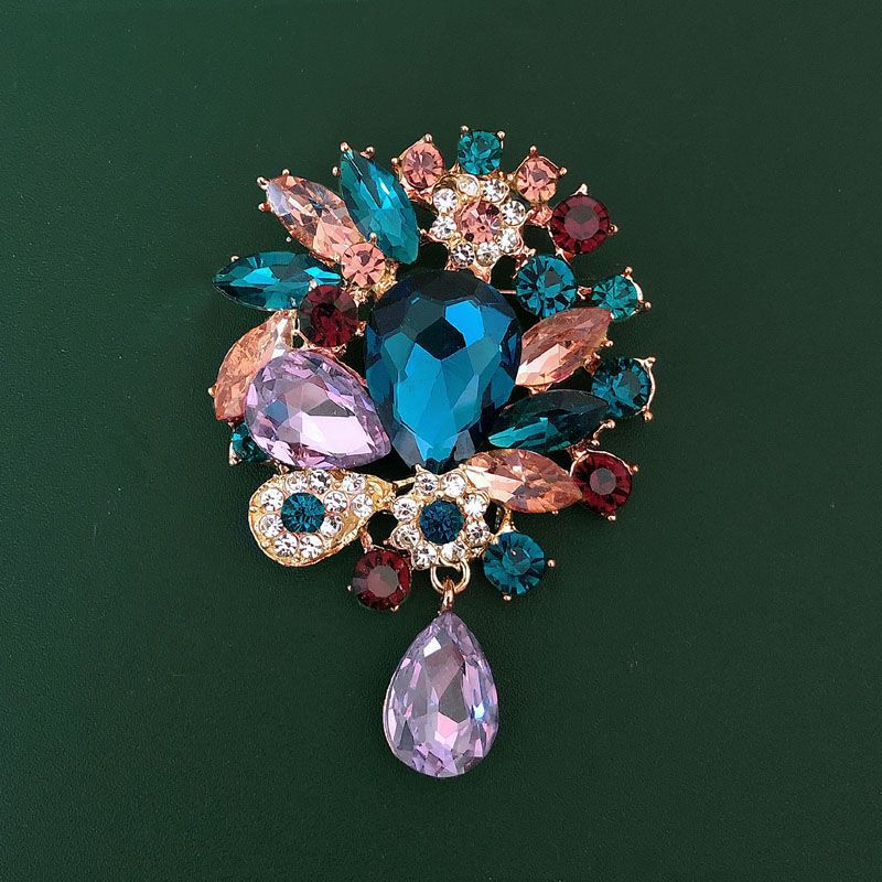

SKEDS Classic Women Men Vintage Luxury Full Crystal Pendant Brooches Pins Elegant Lady Shining Boutique Badges Accessories