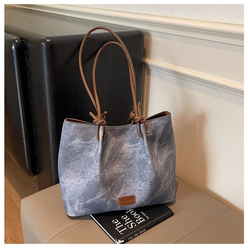 Large-capacity bag women's summer versatile new simple pleated shoulder bag casual commuter tote bag