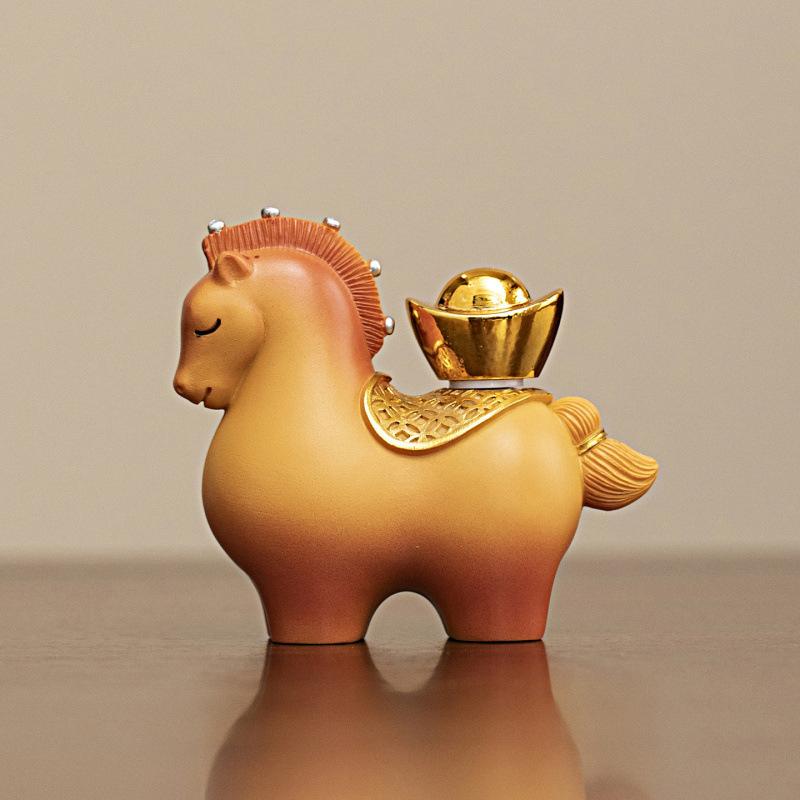 

[JN] Lucky Wealth Horse Ornament Handmade Resin Tabletop Decoration With Rotatable Gold Ingot Gourd Auspicious Feng Shui Gift