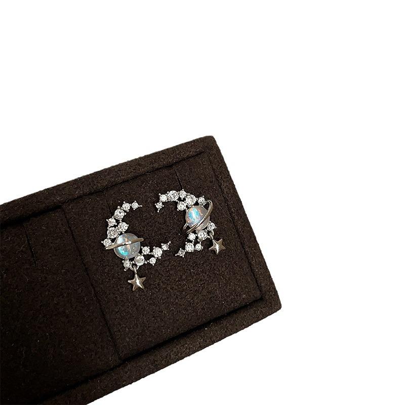 Niche Design Sense Star Moon Zircon Stud Earrings Women'S Personality Unique Exquisite Elegant Temperament Fashion Versatile Earrings