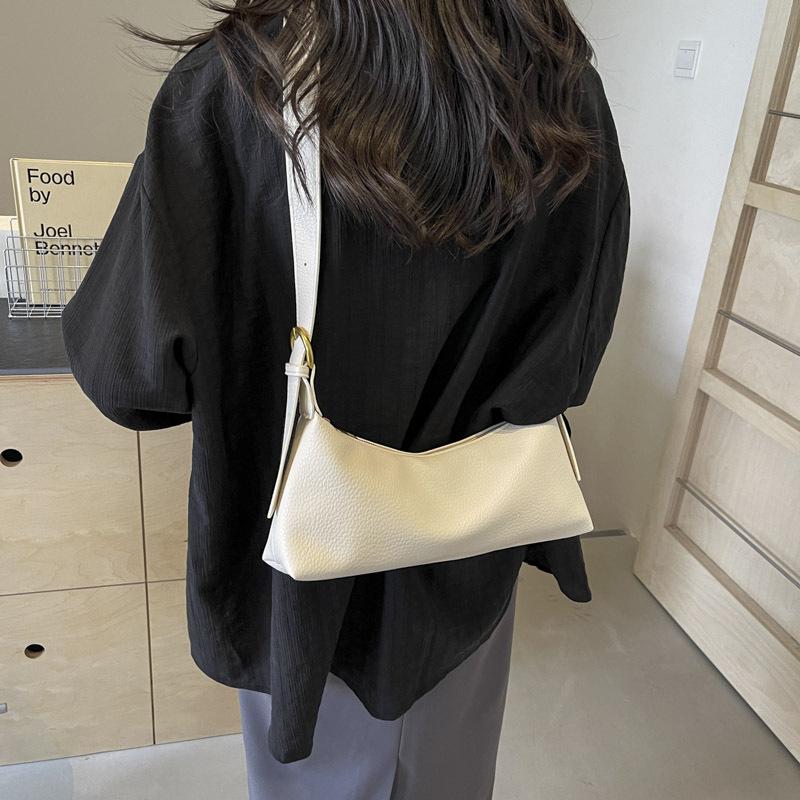 

Ретро нишевая дизайнерская сумка женская осень-зима 2025 новая модная модная сумка на плечо подмышку текстура мягкой кожи сумка-мессенджер 31*8*10 бежевый