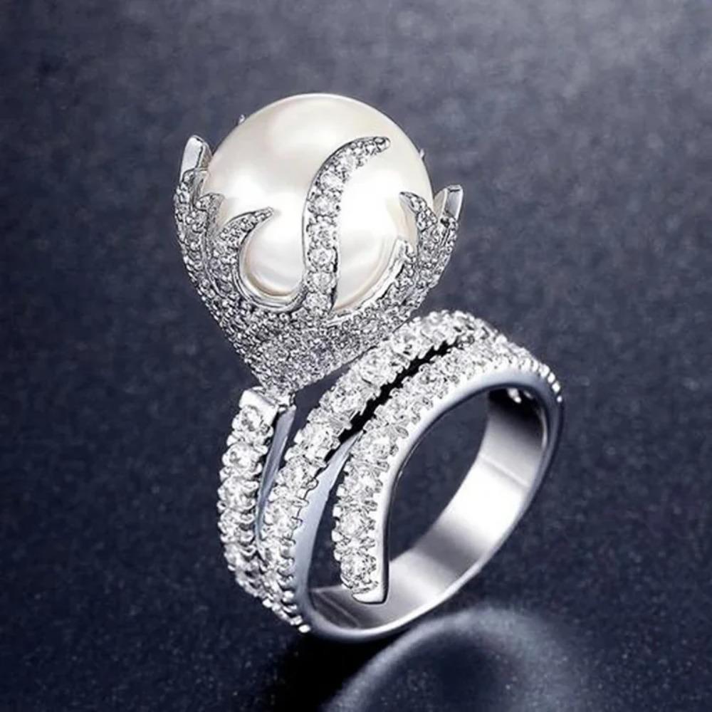 Huitan Noble Swanking Imitation Pearl Women Rings Attractive Elegant Lady Finger Accessories Fashion Engagement Wedding Zircon