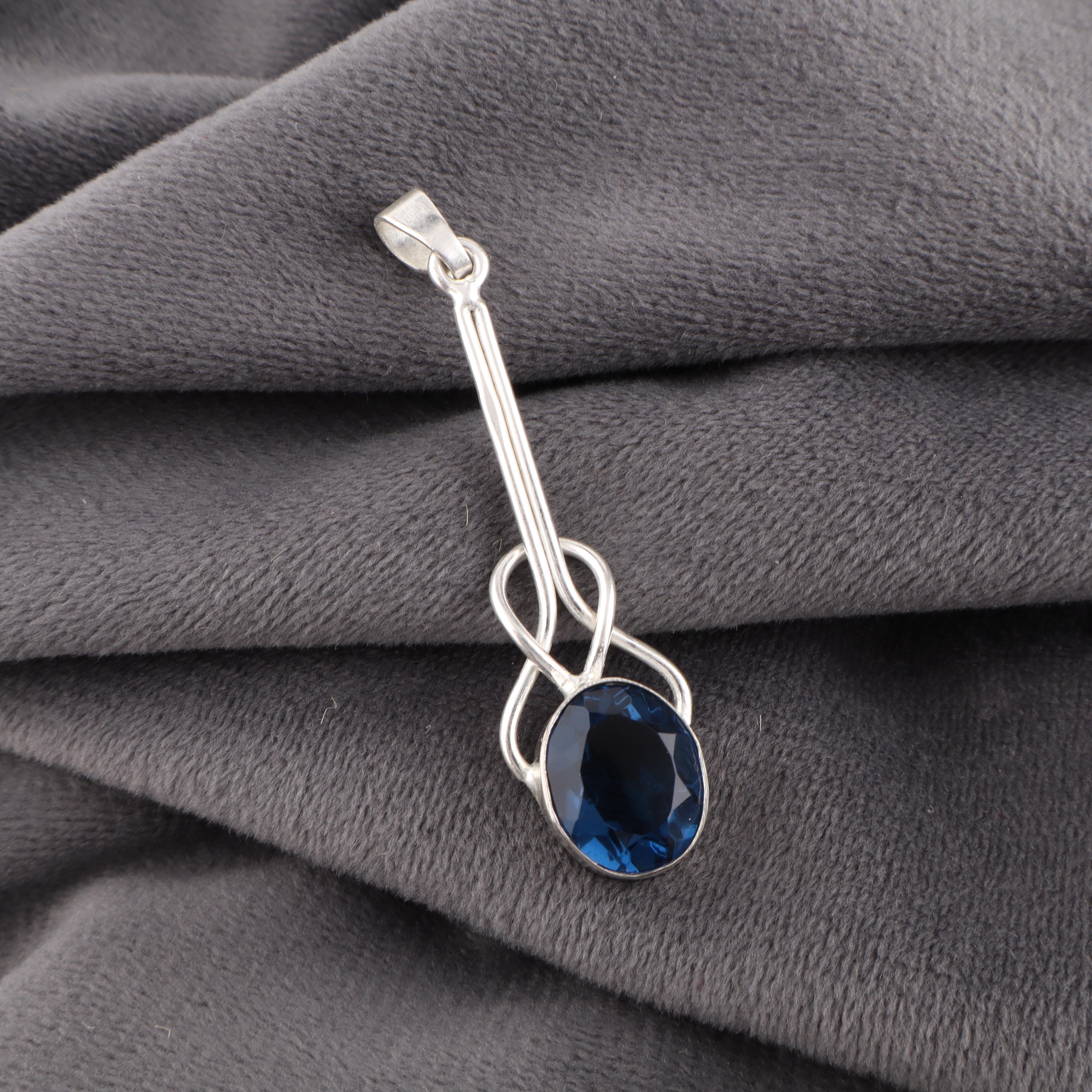 

Подвеска с лондонским голубым топазом, Ювелирные изделия из 925 пробы стерлингового серебра с драгоценными камнями, Подвеска ручной работы, Подарок для нее 1.79 Inches синий