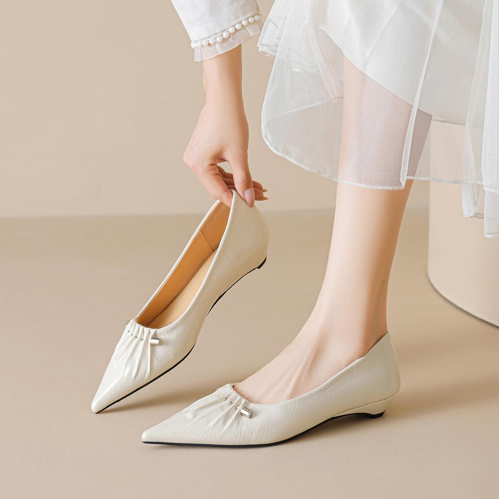 Weiwei girl 638-5 spitze Einzelpumps Damen niedriger Absatz flacher Ausschnitt Nischen-Plissee-Damenschuhe Temperament flacher Ausschnitt Pendler-Damenschuhe