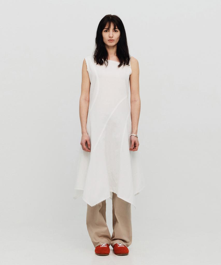 Sillot Asymmetric Cut Snap Cotton Maxi Dress (White)