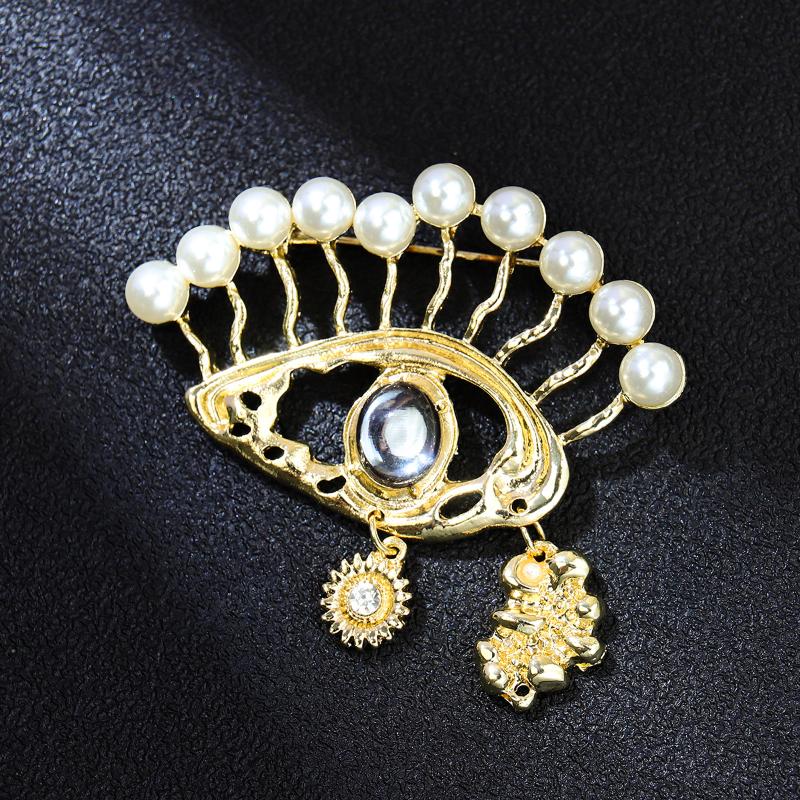 

Luxury Rhinestone Devil Eyes Brooches For Women Character Pins Casual Party Accessories New Gifts Friends Decoration