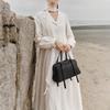 Genuine Vegetable-tanned Leather Bowling Bag for Women, A Retro Commuting Large-capacity Single-shoulder Bag
