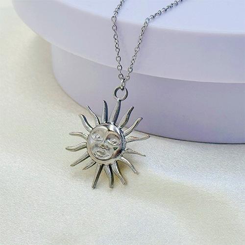 

Подсолнух Нержавеющая сталь Ожерелье Trend Face Clavicle Подвеска Цепь Ожерелье Ювелирные Изделия 18K