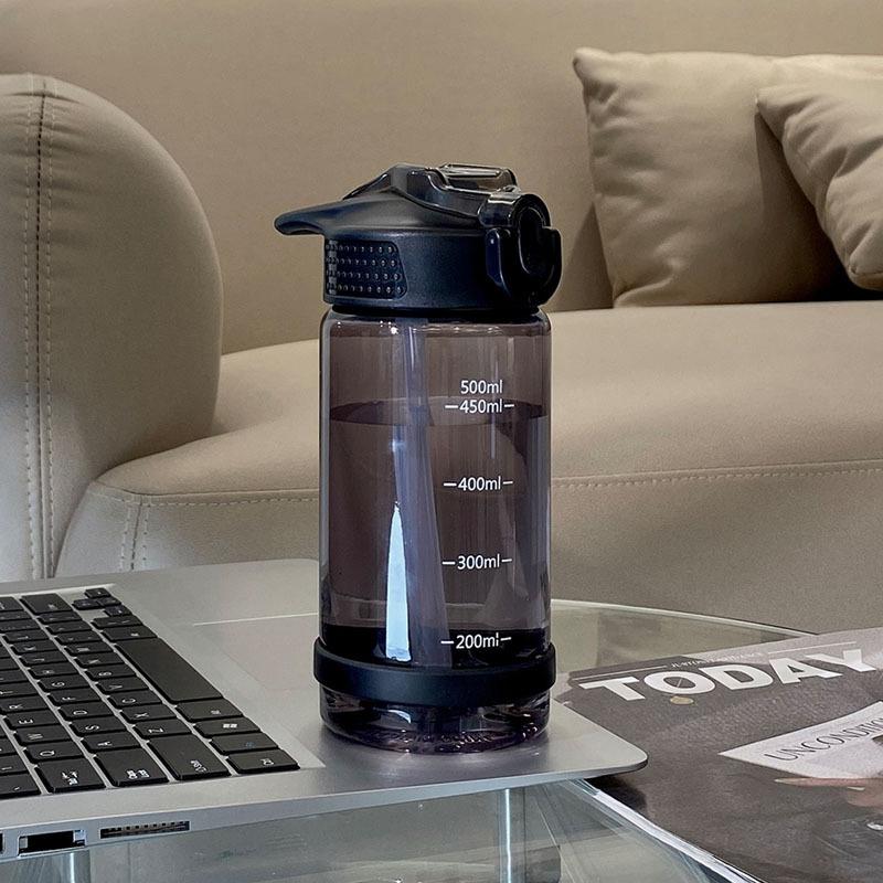 Bouteille d'eau légère de 500/700 ml à transporter, grande capacité, avec paille, gobelets sportifs, résistante aux chutes, étanche, gobelets en plastique