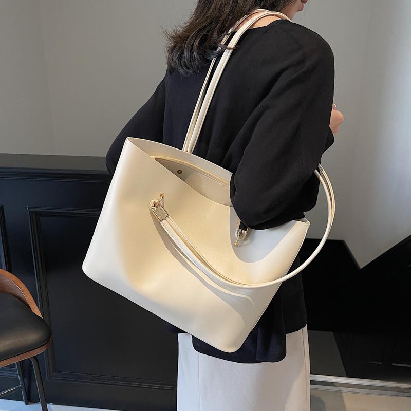 Premium women's bag 2025 new fashion versatile bag large capacity shoulder bag autumn and winter popular commuter tote bag