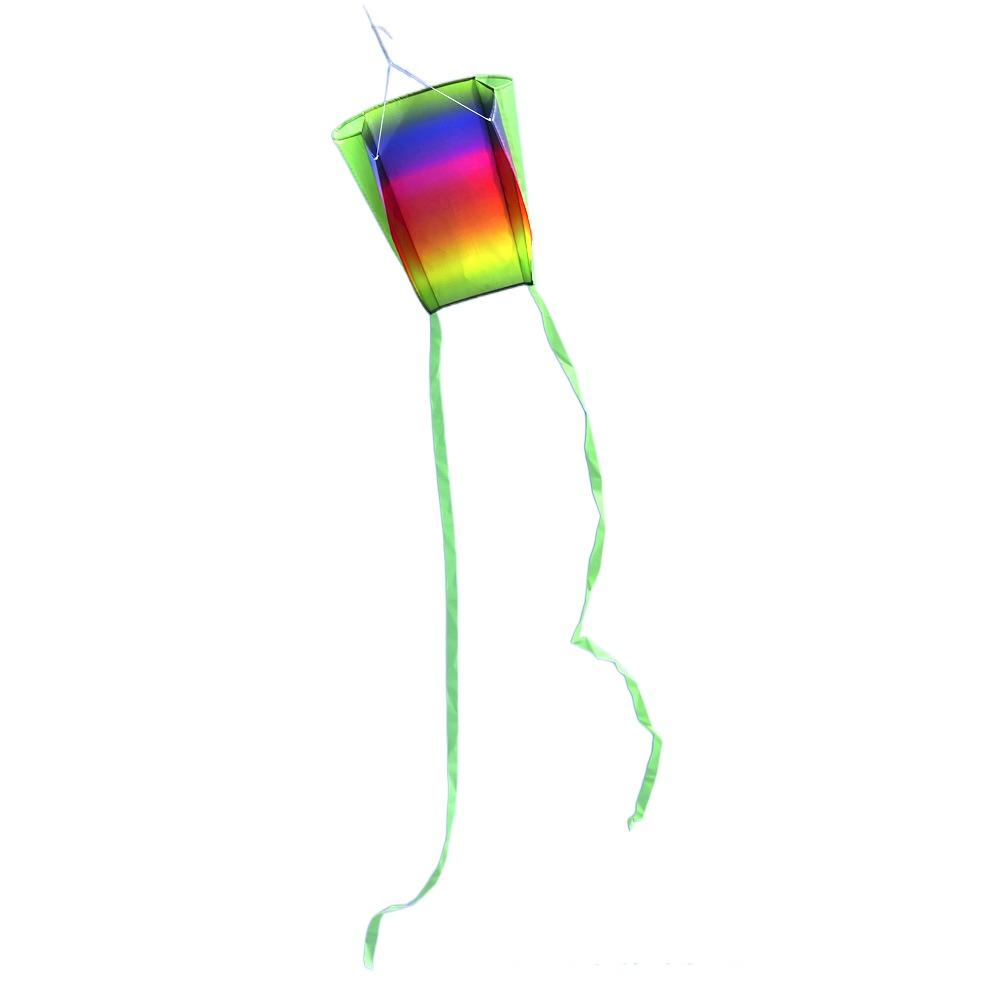 Neuer Easy Fly Regenbogen-Gleitschirmdrachen mit Drachenleine aus reißfestem Polyester. Taschendrachen mit gutem Flugverhalten und langem Schwanz. Ideal für Outdoor-Aktivitäten.