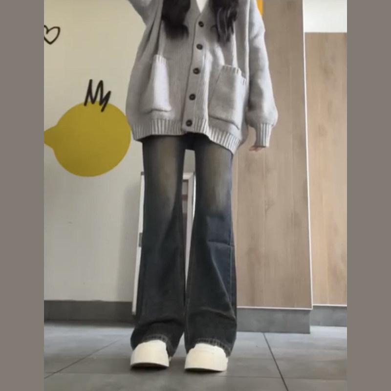 

Women s Cozy Knit Cardigan and Flared Jeans Set - Gray, Japanese Retro Style for Autumn/Winter S