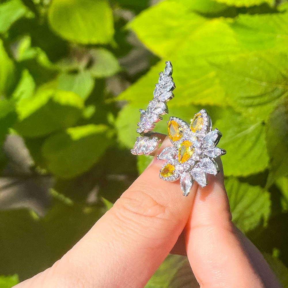 CMM Jewelry Einzigartiges Design Silberne Blumenöffnung Verstellbarer dreidimensionaler Partyring für Frauen