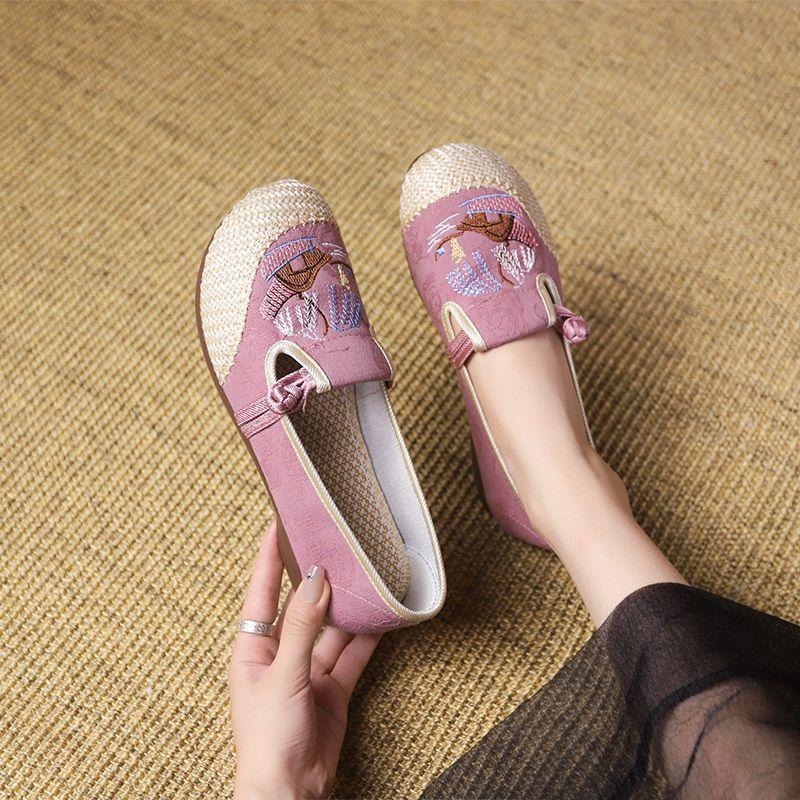 Embroidered shoes cloth shoes casual flat-soled soft-soled non-slip wear-resistant single shoes new in summer and autumn