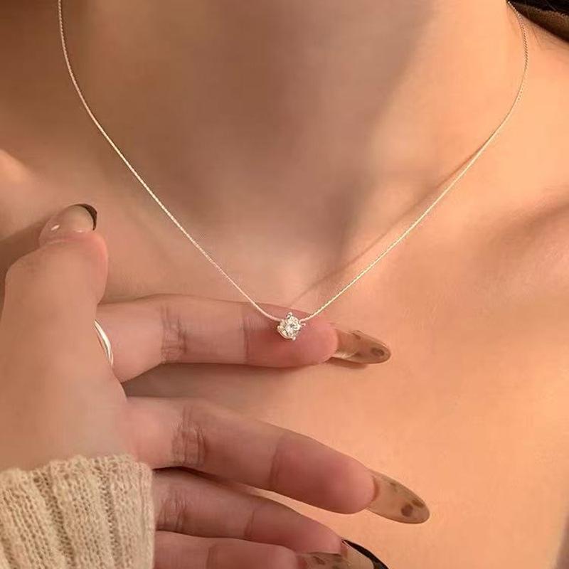 Pearl necklace women's niche light luxury design high-end fashion temperament collarbone chain neck chain sweater chain bead chain