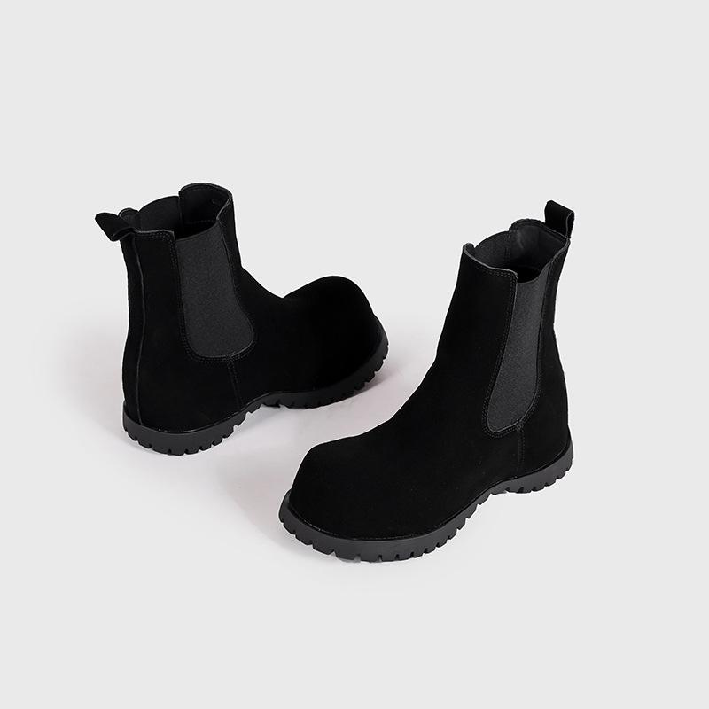 

Inner height-increasing leather cigarette boots women s 2025 European station niche elastic Chelsea boots thick-soled retro elastic short boots 40