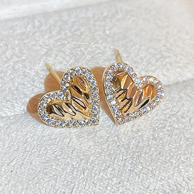 Huitan Exquisite Love Stud Earrings for Women  Temperament Ear Piercing Heart Earrings Wedding Party Statement Jewelry Gift