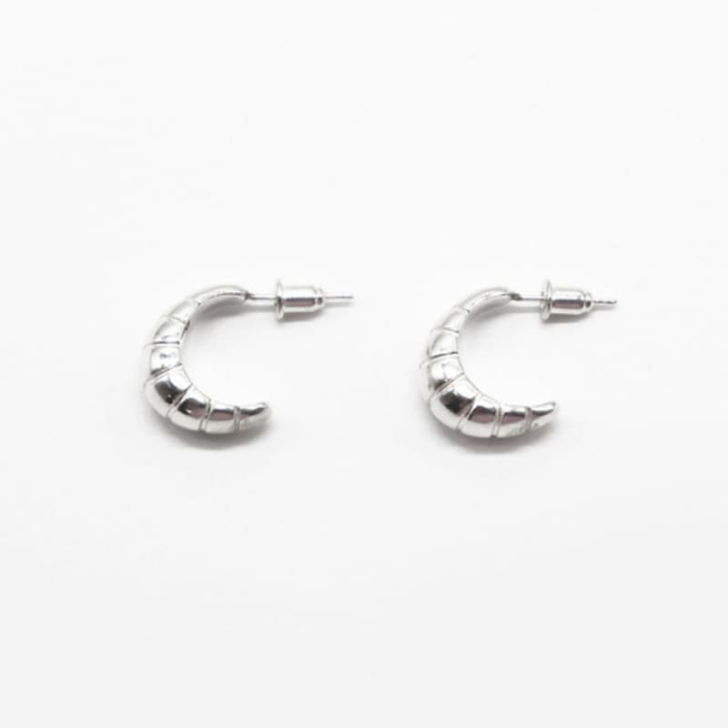 VINOOM croissant earring