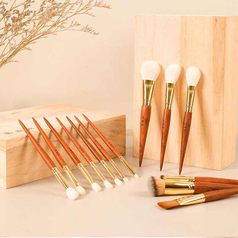 AINUOQI Light Orange Tea Makeup Brushes: F103 Blush, F202 Nose Shadow, F106 Concealer, Animal Hair.