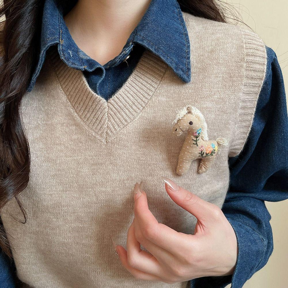 Flower Embroidery Horse Brooch Cute Cloth Fabric Pony Brooch  Clothing Accessory
