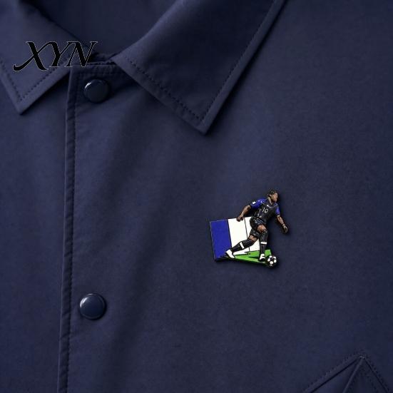 Klare Linie Emaille Abzeichen Fußballspieler Anstecknadeln, Fan Abzeichen, Zinklegierung Fußball Star Exklusiver Pin Revers für Rucksack Jacke Hut Tasche, Sport