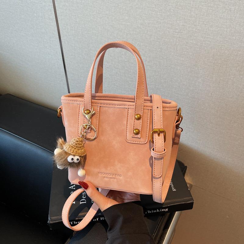 Suede bag women's autumn and winter versatile 2025 new matte retro shoulder messenger bag popular portable bucket bag