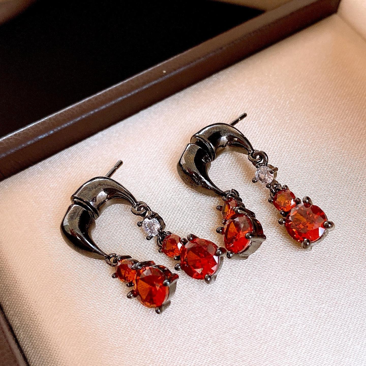 

European and American dark wind red zircon water drop fringed earrings stud earrings retro temperament earrings
