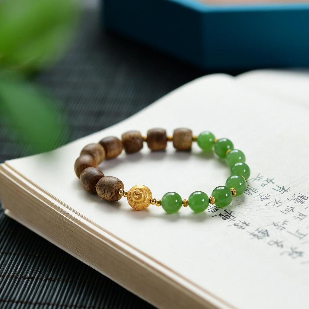 Hetian Grüner Jade & Sandelholz Perlenarmband mit 925 Silber Gott des Reichtums Anhänger