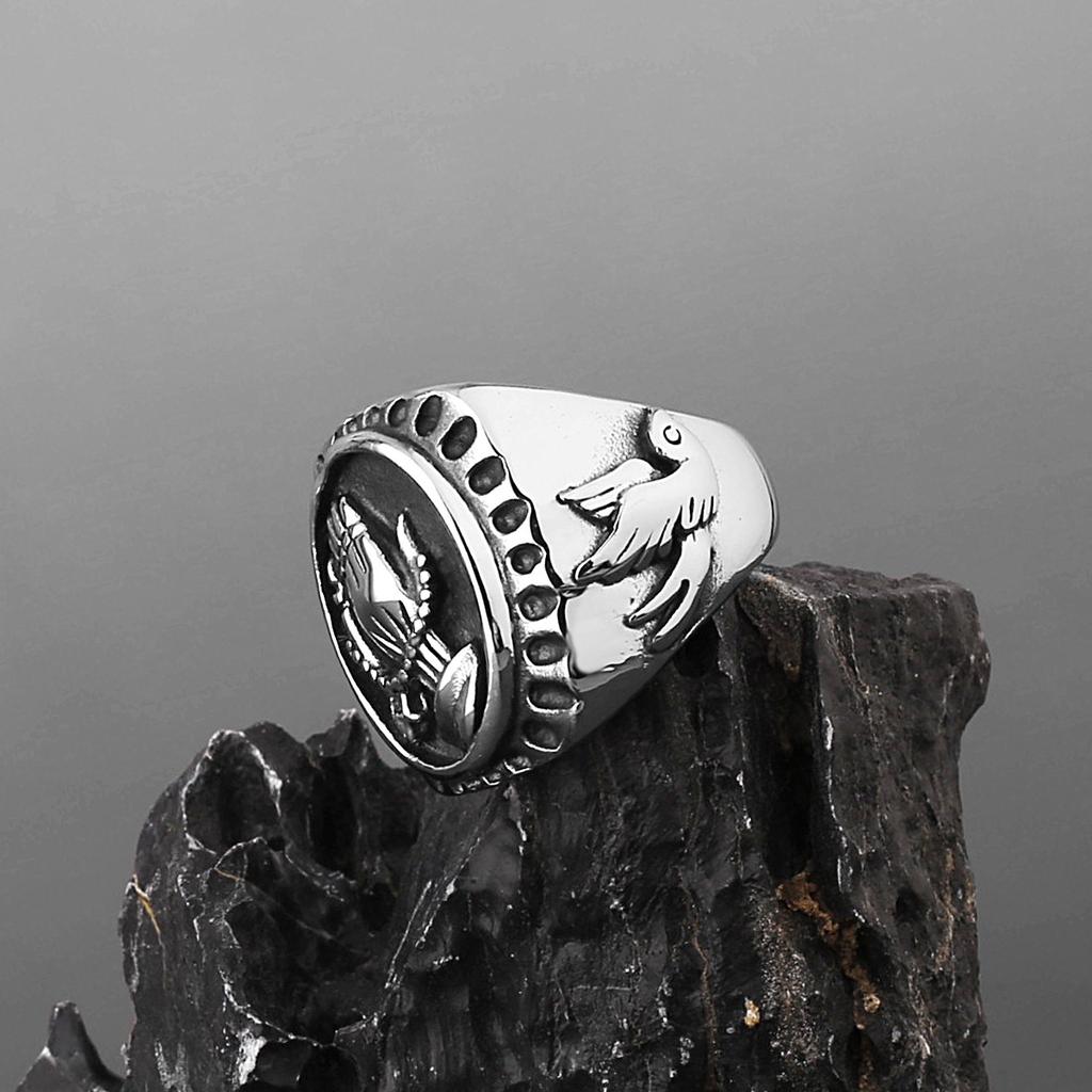 Retro Praying Hands Large Ring For Men Stainless Steel Ring Punk Gothic Hiphop Accessories Christian Gift For Family