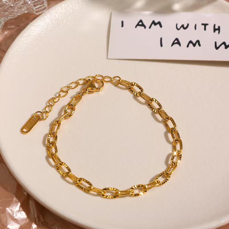 18K Gold Trendy Cuban Link Necklace: European & American Style, Non-Fading, Fashionable Personalized Chain, High-End Jewelry.