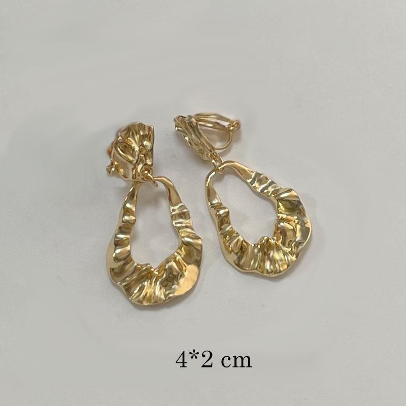Trendige koreanische minimalistische Statement-Clip-Ohrringe Schmuck Elegante goldfarbene geometrische Clip-Ohrringe ohne Piercing für Damen