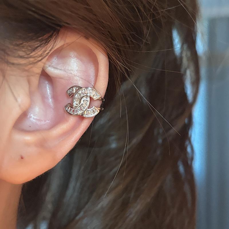 Корейские серьги-клипсы с крестом и буквой из циркона, женские без проколов ушей, повседневные нишевые клипсы на козелок уха, серьги в стиле легкой роскоши, серьги.