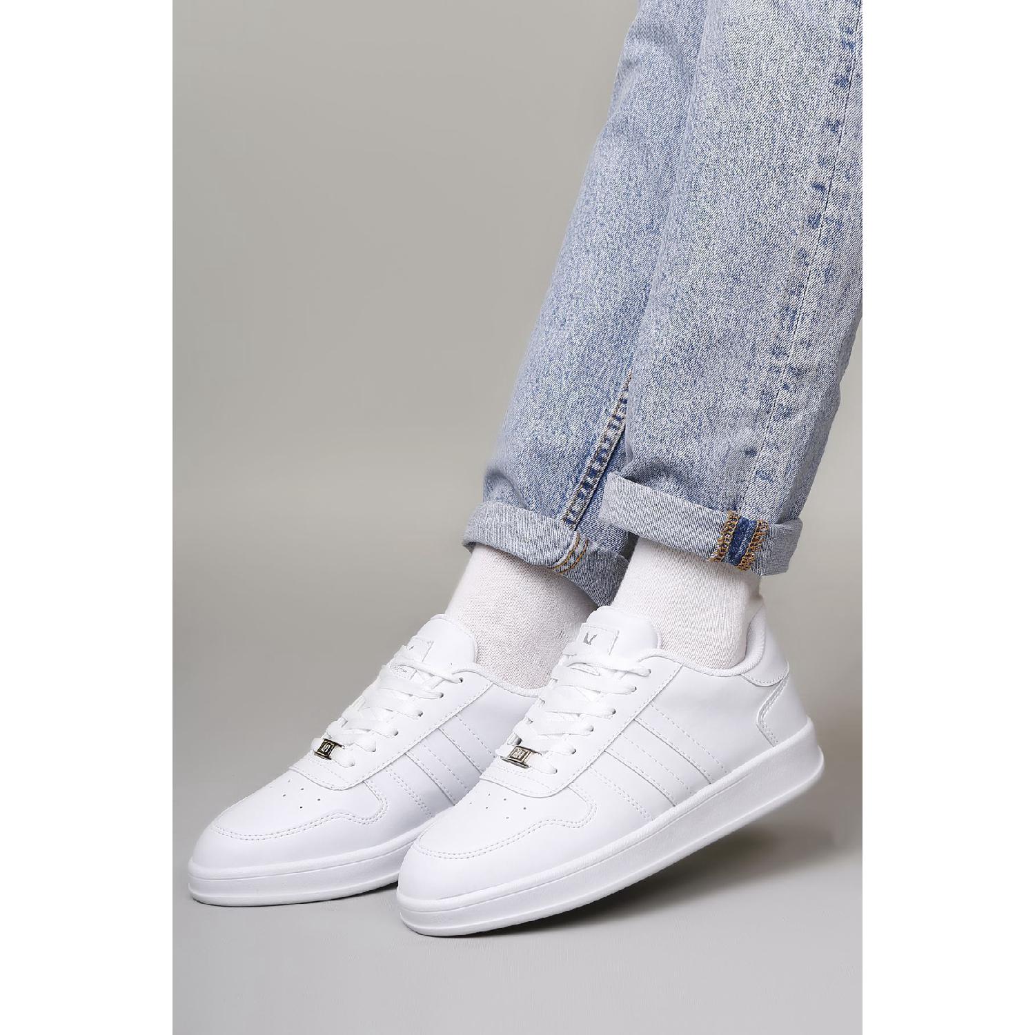 

Кроссовки унисекс, спортивная обувь, удобная, дышащая, гибкая, качественная, на шнуровке, средней длины, полезная. 37 белый