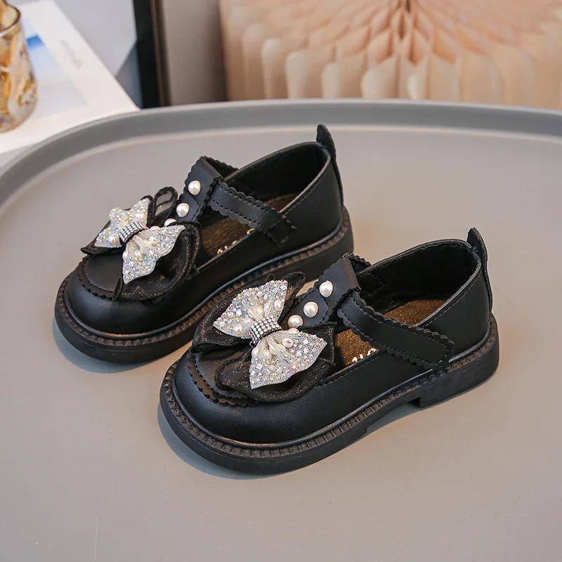 

Обувь для танцев для девочек, симпатичная детская обувь принцессы с Т-образным ремешком, мягкая подошва 2024 года, новые модные кожаные туфли для девочек с милым бантом 23 чёрный