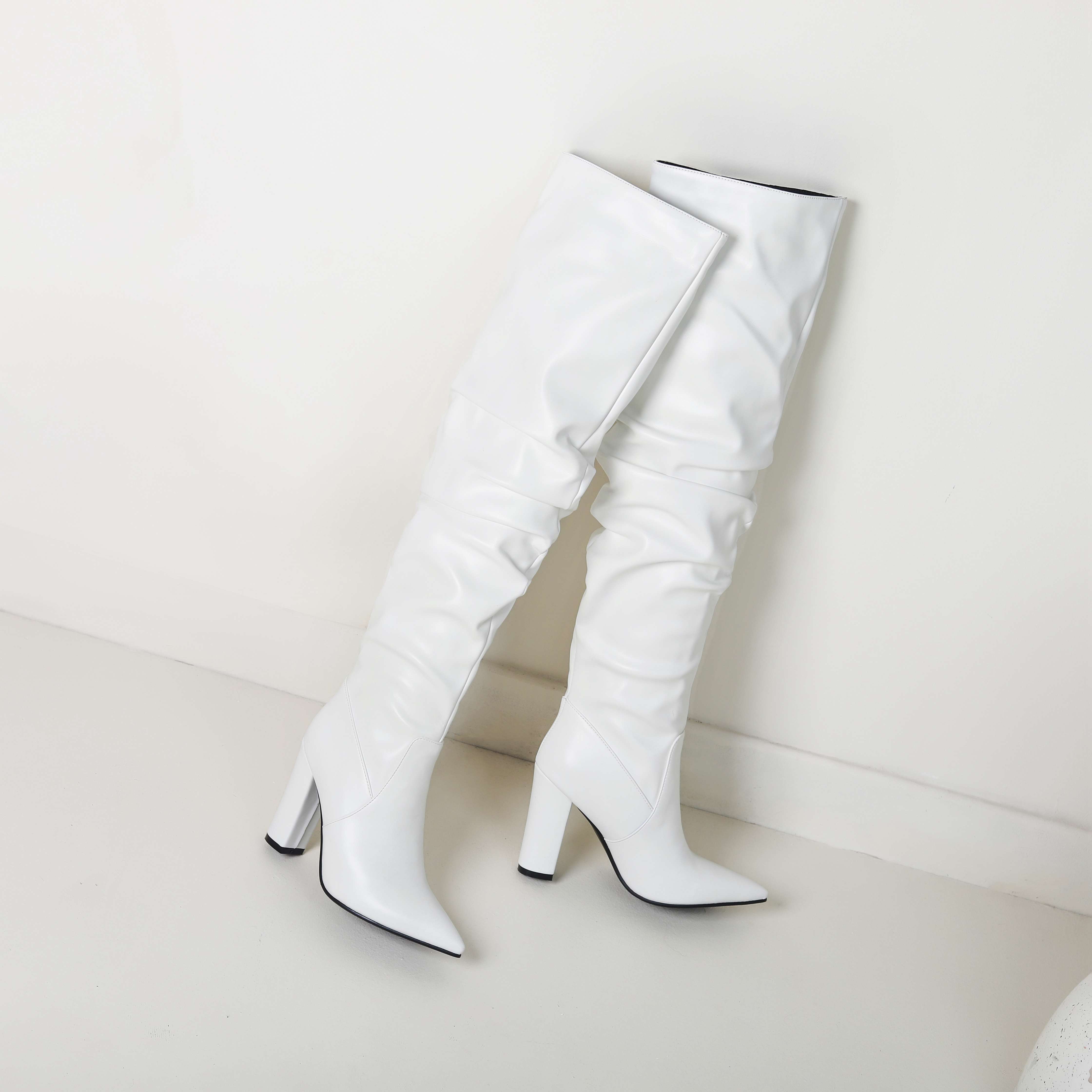 Осенне-зимние ботинки Lenkisen из полиуретана с острым носком на очень толстом высоком каблуке, сапоги для верховой езды, плиссированные, сохраняющие тепло, модные сапоги выше колена 42 белый