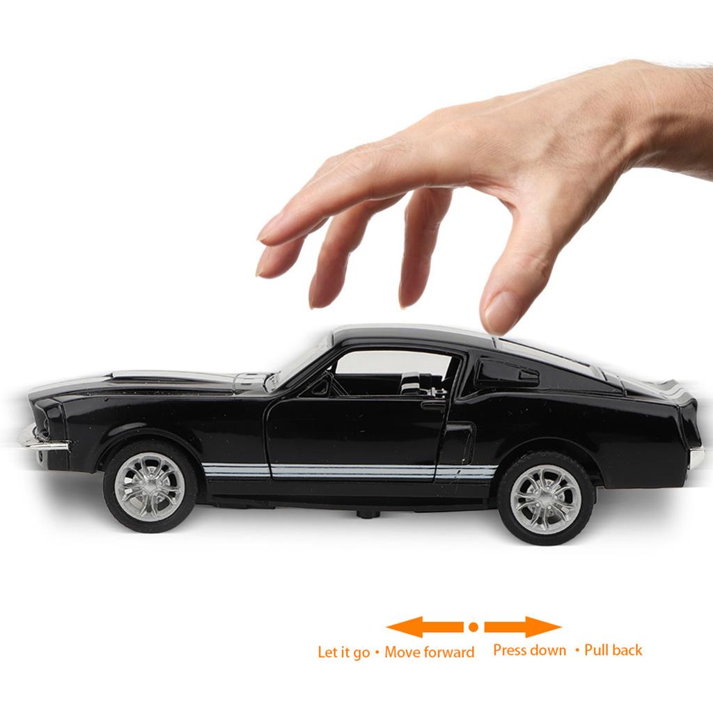 1:32 Mini Simulationslegierung Rückziehauto Licht und Ton Modell Spielzeugfahrzeug Kindergeschenk (Schwarz)