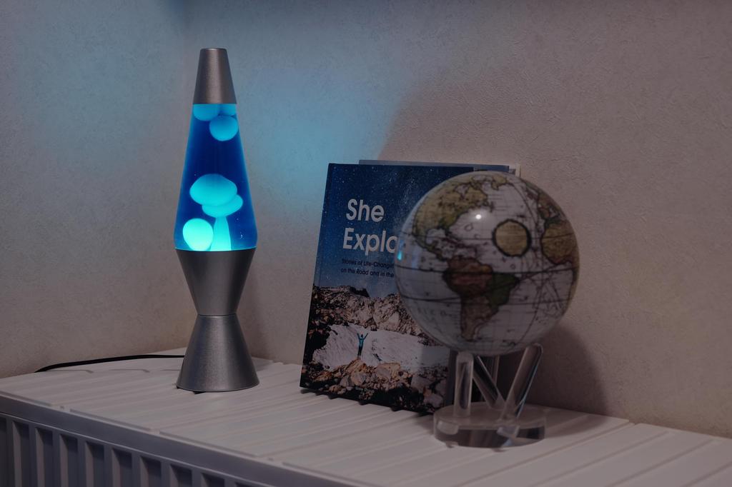 Bcl Lava Light Silver X Blue Table Lamp