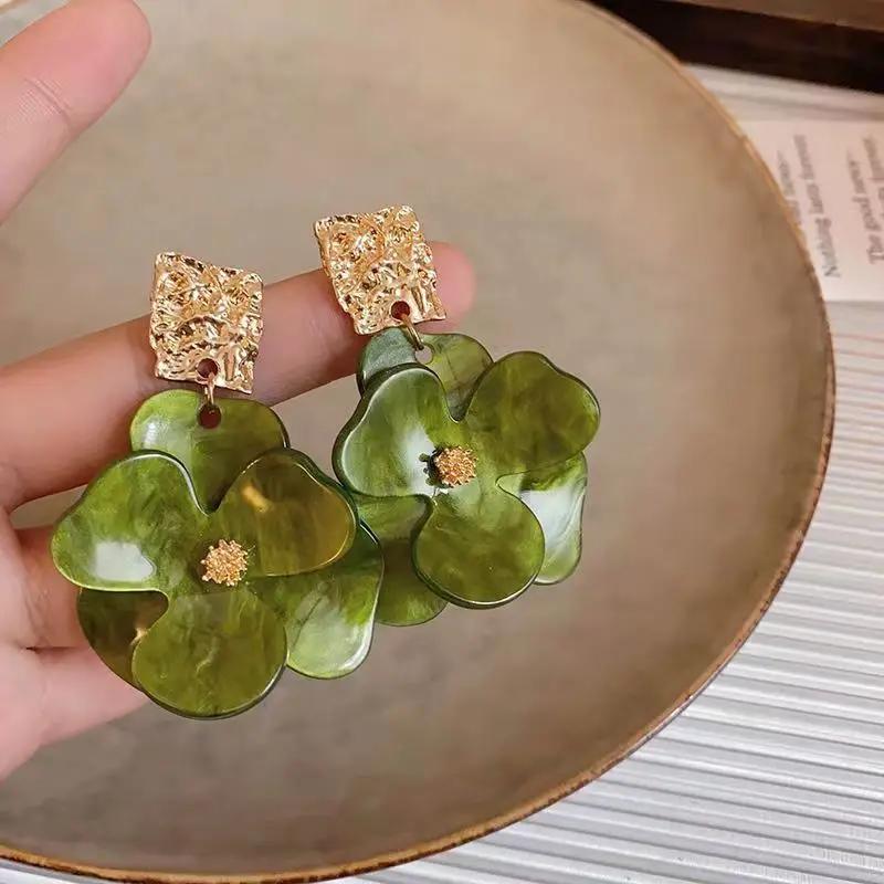 Vintage Acrylic Flower Pendant Earrings for Women Exquisite Green Big Flower Petal Dangle Earrings Engagement Jewelry Gifts