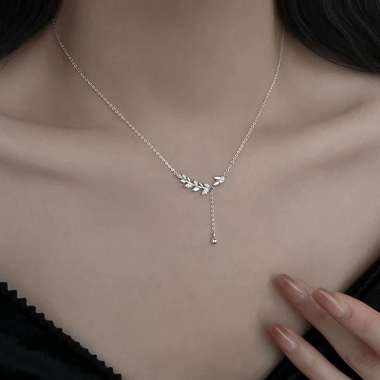 Zhongying Wheat Ear Necklace, Women's Luxurious Tassel Clavicle Chain, Versatile Celebrity Style for a Sophisticated Look.