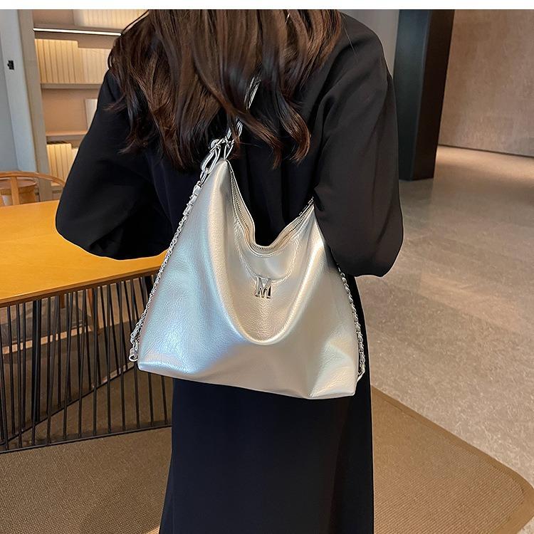 

Fashion Trend Large Capacity Bag New Women s Bag Versatile Shoulder Bucket Bag Popular Hot-Selling Multi-Use Backpack серебряный