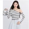 Retro Color-blocking Striped Off-the-shoulder Long-sleeved Knitted Sweater for Women's Autumn Base Layer, Slimming and Form-fitting Short Top