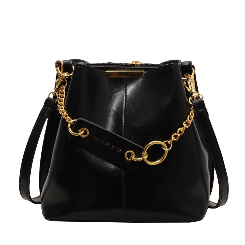 Large Capacity Retro Bag Women's Chain Shoulder Bag Fashionable and Simple Portable Bucket Bag Portable Bucket Type